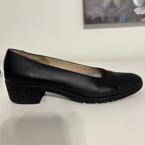 Salvatore Ferragamo Vintage 90’s Women's Black Shoes Size 9 B